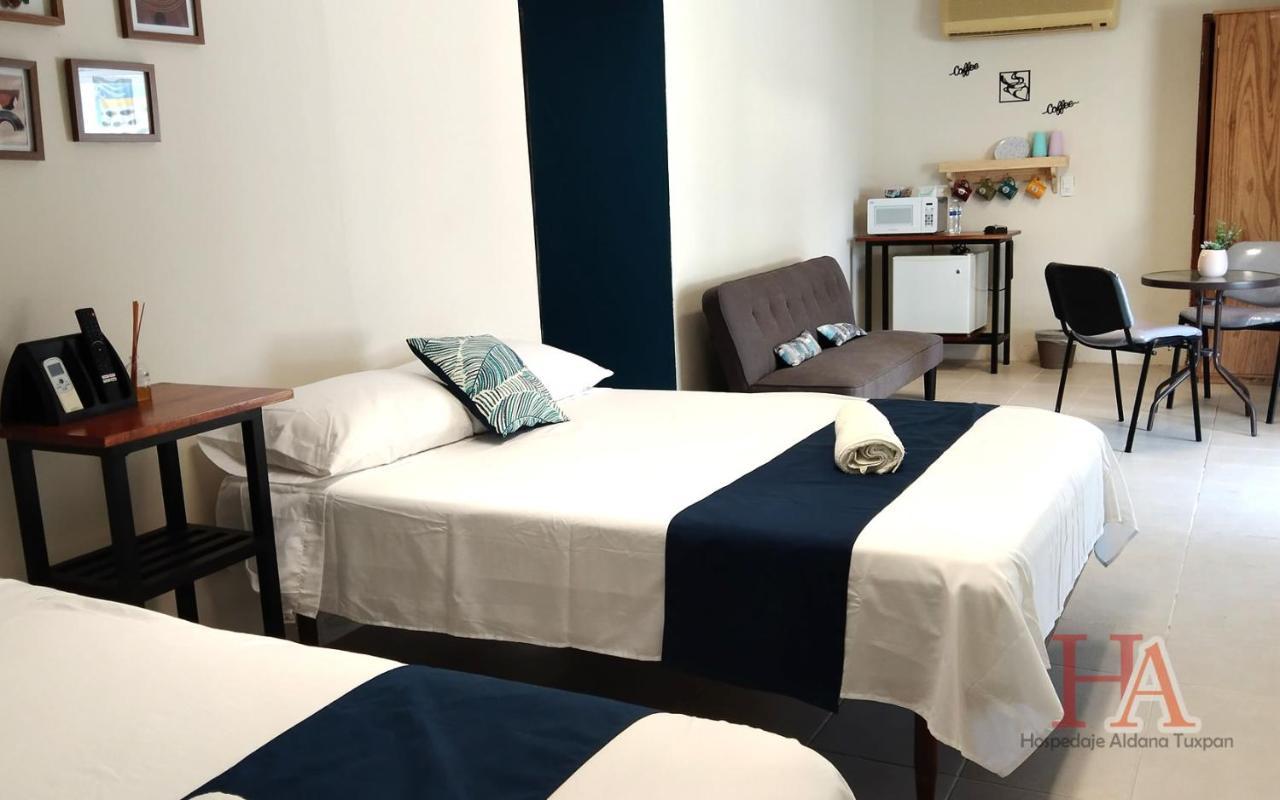 Hospedaje Aldana - Habitacion L E R D O En Zona Centro 툭스판 외부 사진