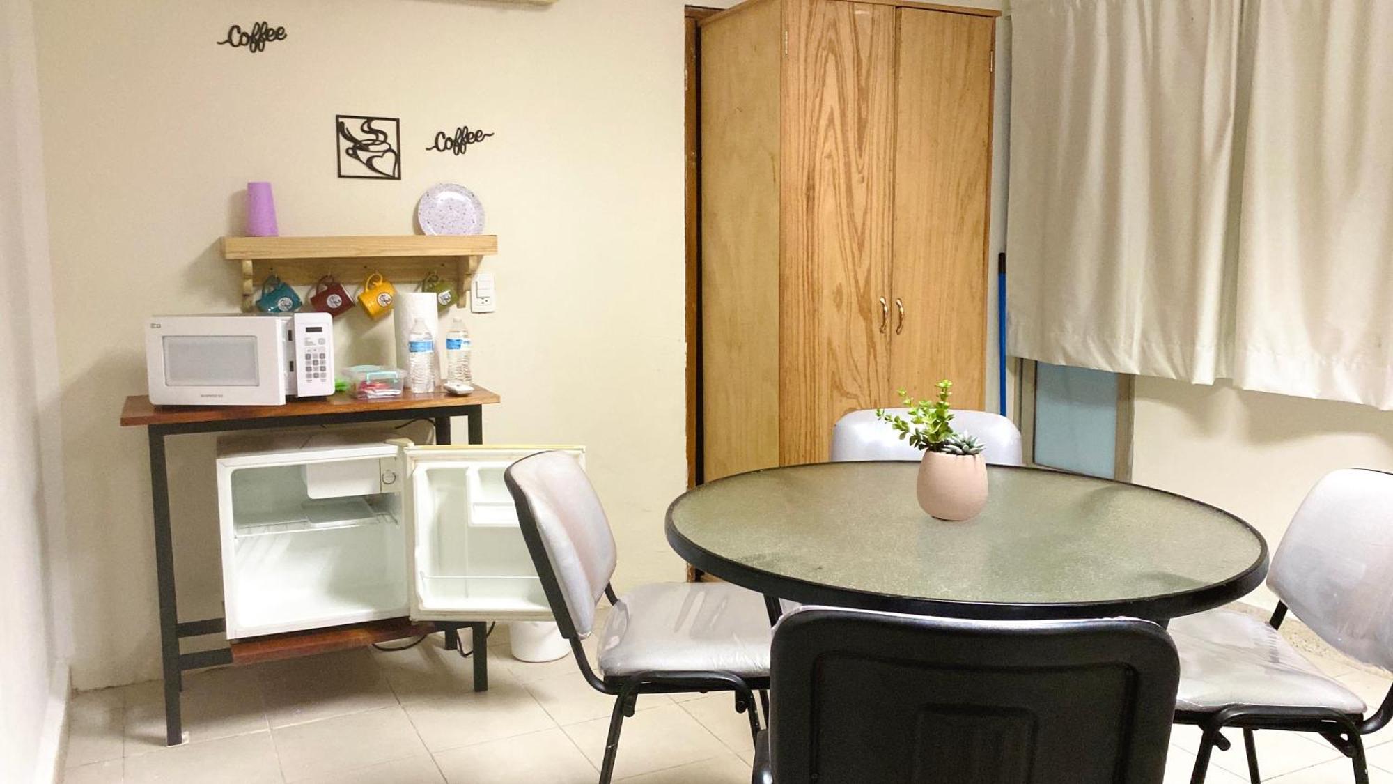 Hospedaje Aldana - Habitacion L E R D O En Zona Centro 툭스판 외부 사진