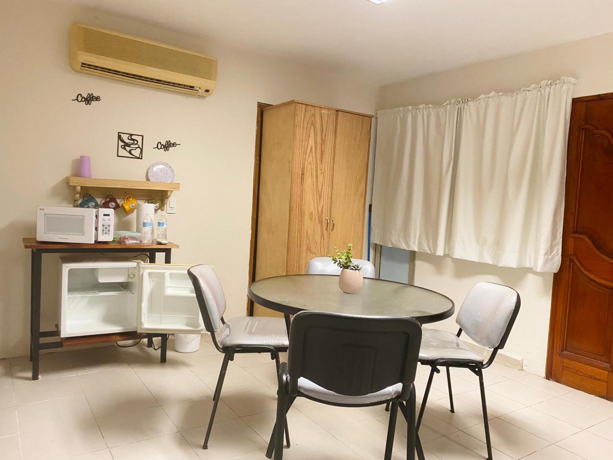 Hospedaje Aldana - Habitacion L E R D O En Zona Centro 툭스판 외부 사진